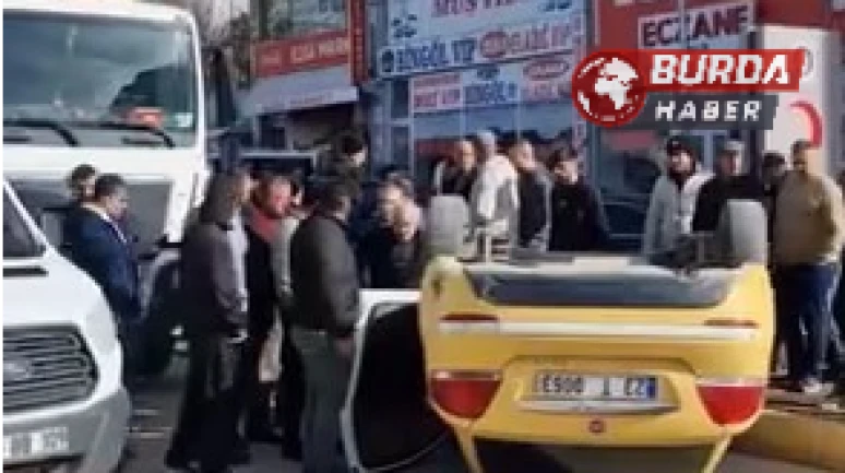 Beton mikseri ile çarpışan taksi ters döndü: 1 yaralı