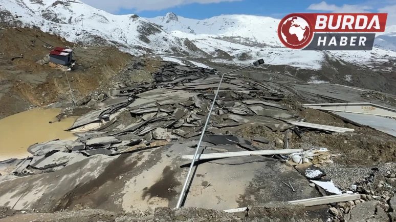 Hakkari’de heyelan: Tesis hasar gördü, kara yolunda  yarıklar oluştu.