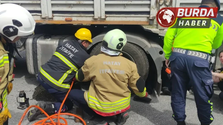 Tır şoförü, tamir ettiği aracın altında kalarak hayatını kaybetti