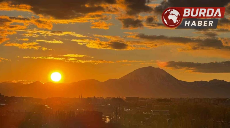Ağrı’da gün batımı görsel şölene dönüştü
