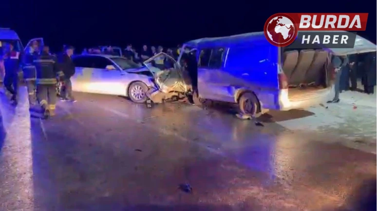 Gaziantep’te 2 araç çarpıştı: 1 ölü, 12 yaralı