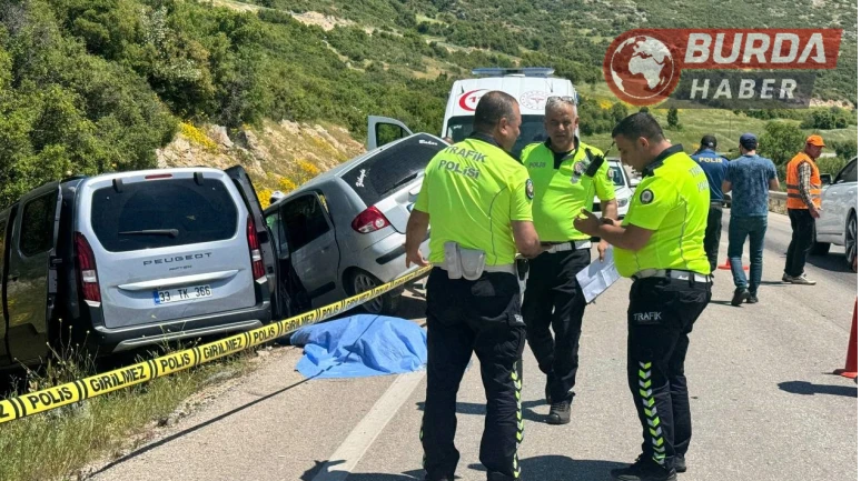 Isparta’da iki otomobil çarpıştı: 1 kişi hayatını kaybetti