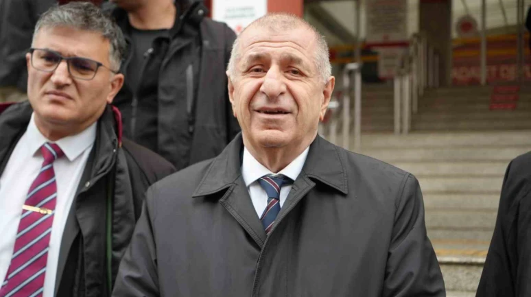 Ümit Özdağ, Kocaeli’nde "tehdit" iddiasıyla yargılandı: Mahkeme kararı bekleniyor.