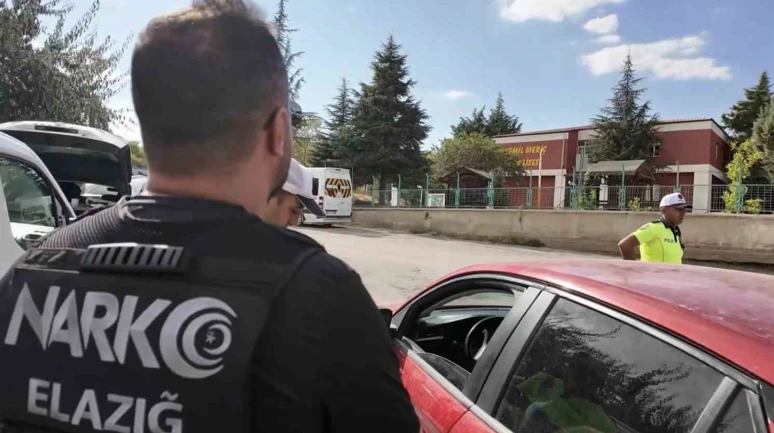 Elazığ'da ehliyetsiz sürücüye 81 bin TL para cezası kesildi!