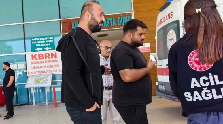 Parmağı kopan kişi, acil durumda buz torbası kullanarak hastaneye yetiştirildi.