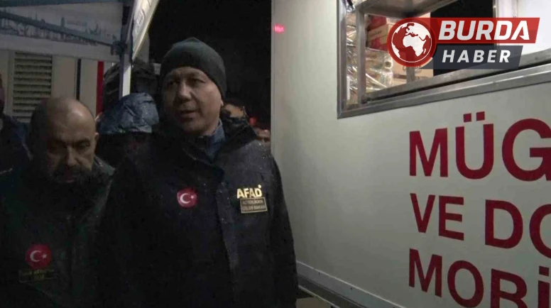 İçişleri Bakanı Yerlikaya Sındırgı'da Depremzedelerle Buluştu