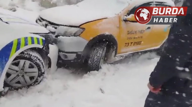 Şırnak'ta Yoğun Kar ve Buzlanma Zincirleme Trafik Kazasına Yol Açtı