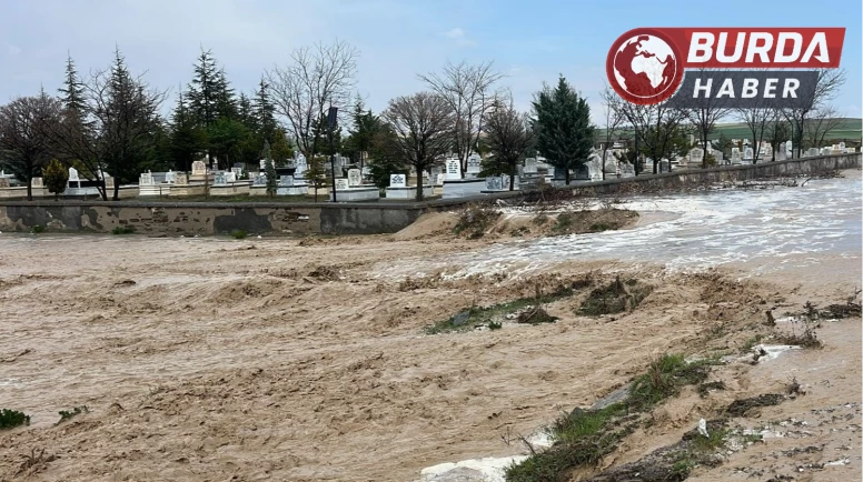 Vatandaşlar yağmur duasına çıktı, Kulu’yu sel aldı!