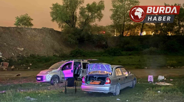 Dere kenarında çıkan kavgada biri emekli polis, iki kişi yaralandı.