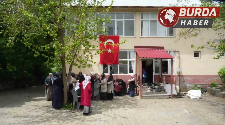 Acı haber: Yıldırım isabet eden asker şehit oldu.