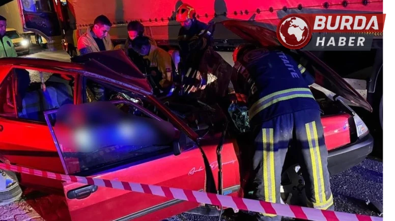 Tıra yandan çarpan otomobilde 1 kişi hayatını kaybetti