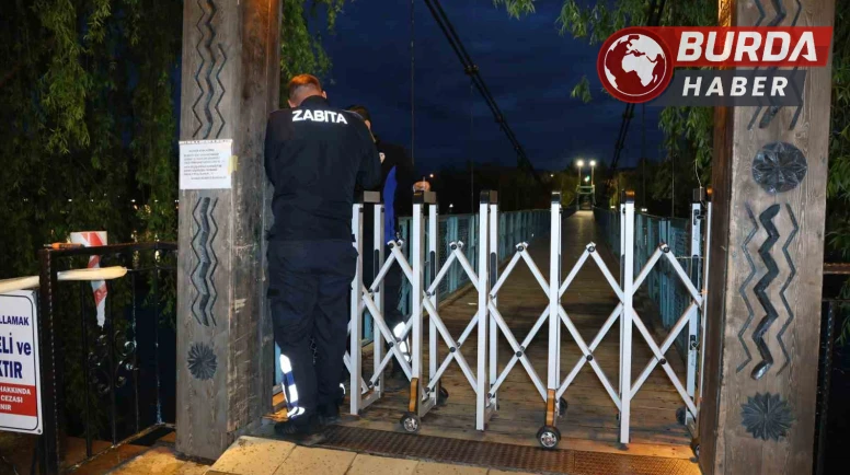 Kızılırmak'ta sallanan köprü yaya geçişlerine kapatıldı