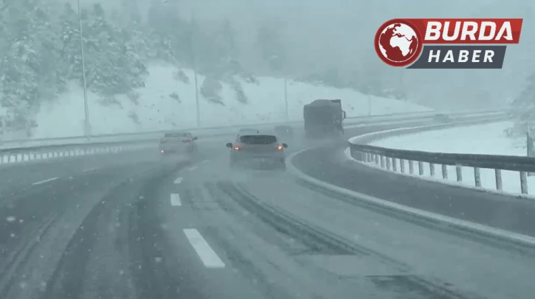 Bartın-Ankara Karayolu’nda kar yağışı kazaları da beraberinde getirdi