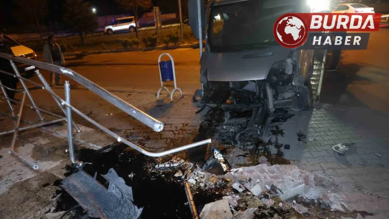 Trafik kazası : 1’i ağır 3 kişi yaralandı.