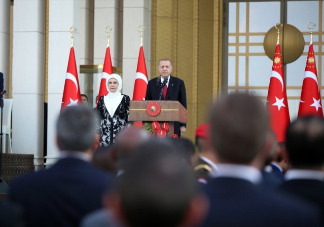 Fotoğraflar: Anadolu Ajansı

Başkan Recep Tayyip Erdoğan'ın yemin törenine 22 devlet başkanı, 28 başbakan ve parlamento başkanı ile 6 uluslararası örgütün genel sekreteri katıldı.