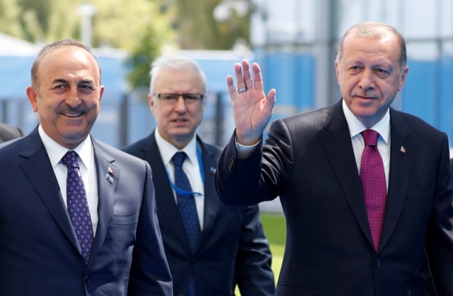 Türkiye Cumhuriyeti Başkanı Recep Tayyip Erdoğan resmi oalrak göreve başlamasının ardından ilk uluslararası zirvesi için Brüsekl'e gitti.