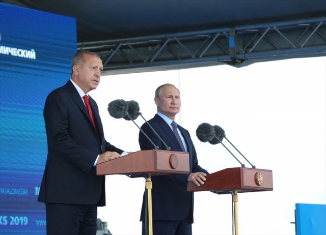 Törene katılmaktan duyduğu memnuniyeti dile getiren Cumhurbaşkanı Erdoğan, Rusya Devlet Başkanı Vladimir Putin'e daveti için teşekkür etti.