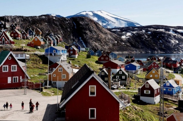 Uzmanlar Grönland'deki erime sonrası bölgedeki madencilik faaliyetlerinin daha kolay bir şekilde yapılabileceği ihtimalinin altını çiziyor.