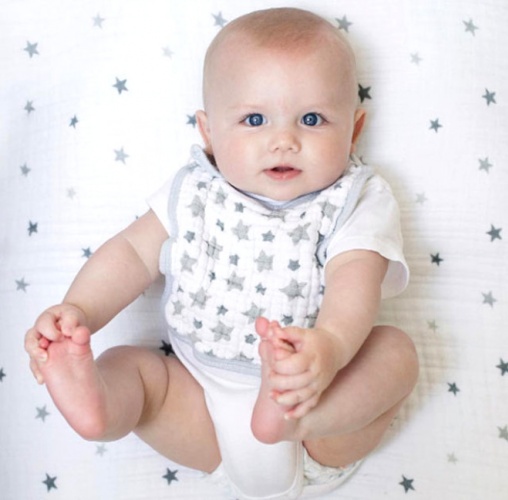 185 bini aşkın takipçisi olan bebeğe markalardan teklifler yağıyor.
