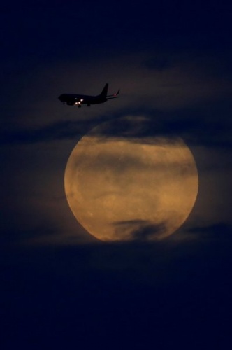 Kanlı Ay olarak bilinen bu yılın tek Ay tutulması Avrupa, Afrika ve Amerika kıtalarından izlenebilirken, Türkiye’nin batı illerinde kısmen izlendi.