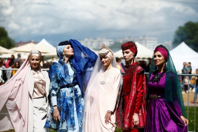 Rusya'da Tatarlar ve Başkurtlar Sabantuy'u kutladı
