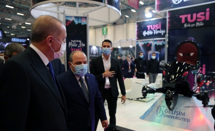 Cumhurbaşkanı Erdoğan, uçan araba TUSİ’yi inceledi