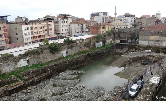 Trabzon’un göbeğinde Roma dönemine ait rıhtım ortaya çıktı