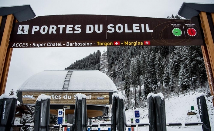 Fransa hükümetinden halka "yurt dışına kayağa gitmeyin" çağrısı