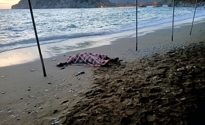 Datça’da kıyıya erkek cesedi vurdu
