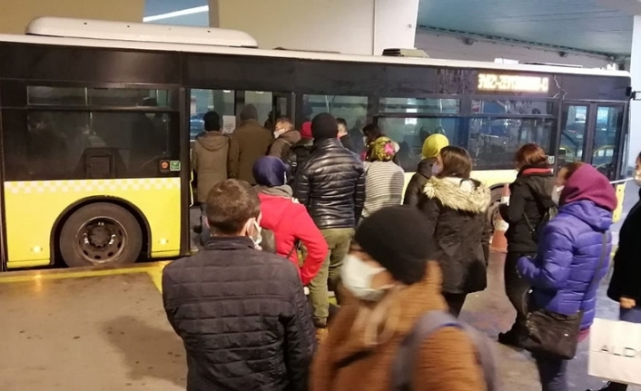 İstanbul’da metrobüs yoğunluğu