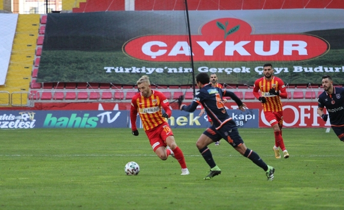 Süper Lig: Kayserispor: 2 - Medipol Başakşehir: 0 (Maç sonucu)