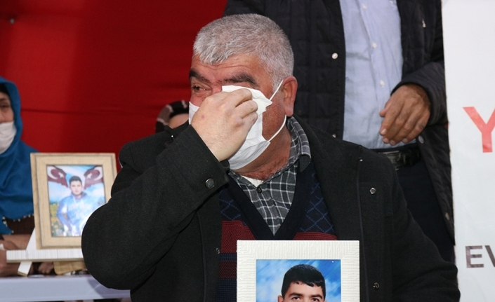 HDP önündeki ailelerin çığlığı her geçen gün artıyor: Evlat nöbeti eylemine bir aile daha katıldı