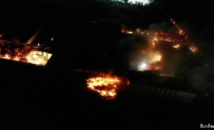 Tuzla’da 2 kişinin hayatını kaybettiği fabrika yangınıyla ilgili Kaymakamlıktan açıklama
