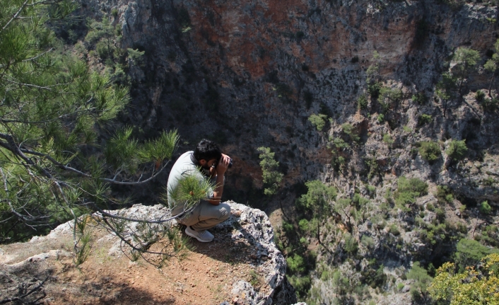 Antalya’da kayıp hemşire, uçurum ve ormanlık alanda aranıyor