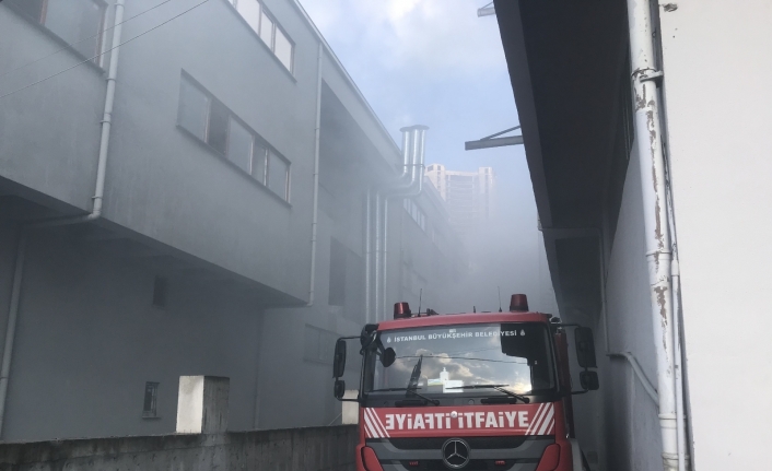 Esenyurt’ta kumaş fabrikasında korkutan yangın