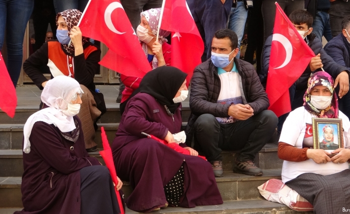 Evlat nöbetindeki baba Biçer: "HDP ve PKK’nın yalanlarına kanma, dön kızım"