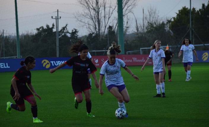 Kadınlar Futbol Ligi D Grubu: Karadeniz Ereğli Belediyespor: 0 Kayseri Gençlerbirliği: 1