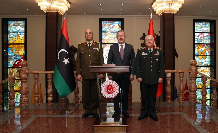 Milli Savunma Bakanı Hulusi Akar, Libya Genelkurmay Başkanı Orgeneral Mohamed Elhadad’ı kabul etti.