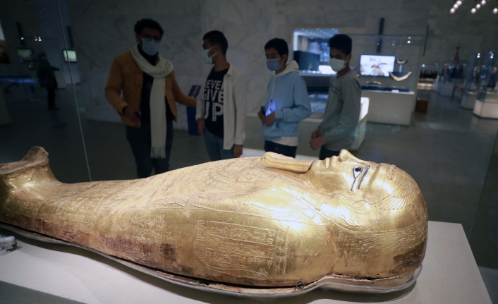 Mısır Medeniyeti Ulusal Müzesi’nde kraliyet mumyaları sergileniyor