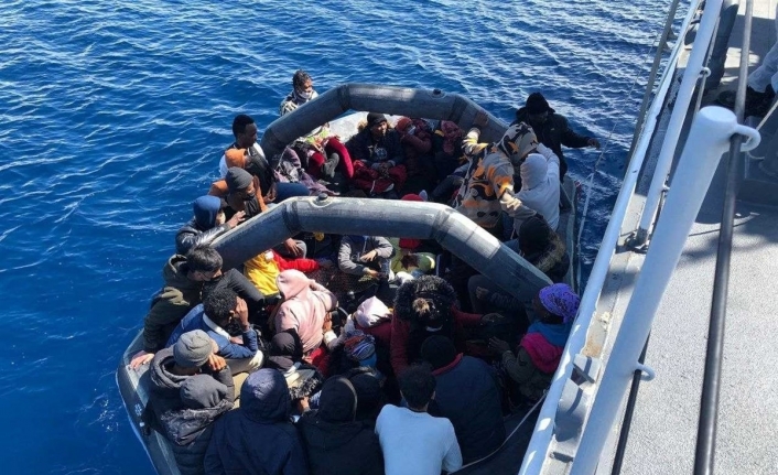 Orta Akdeniz’de lastik bot battı: en az 100 ölü