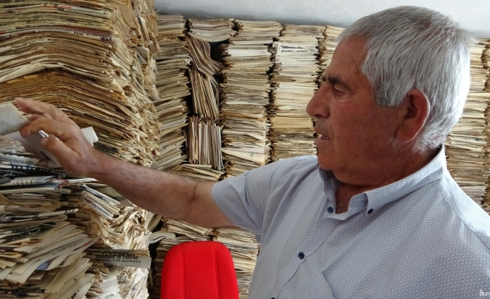 53 yıldır okuduğu gazeteleri arşivliyor