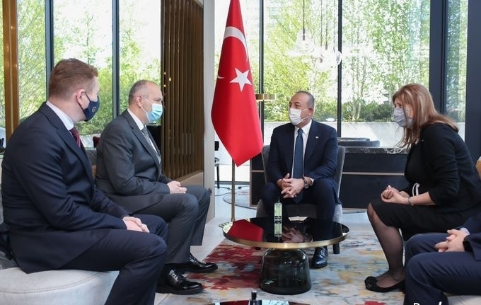 Bakan Çavuşoğlu, İslam Toplumu Başkanı Müftü Grabus’u kabul etti