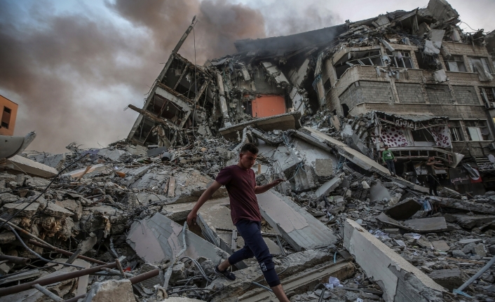 İsrail saldırılarının hedefi Gazze’de yıkım görüntülendi