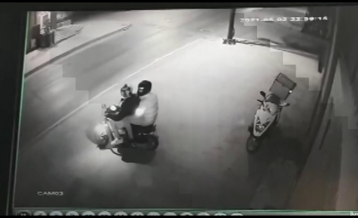 Ümraniye’de dakikalar içerisinde motosiklet hırsızlığı kamerada