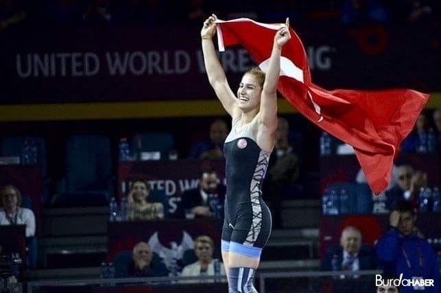 Buse Tosun, Poland Open Güreş Turnuvası’nda gümüş madalya kazandı