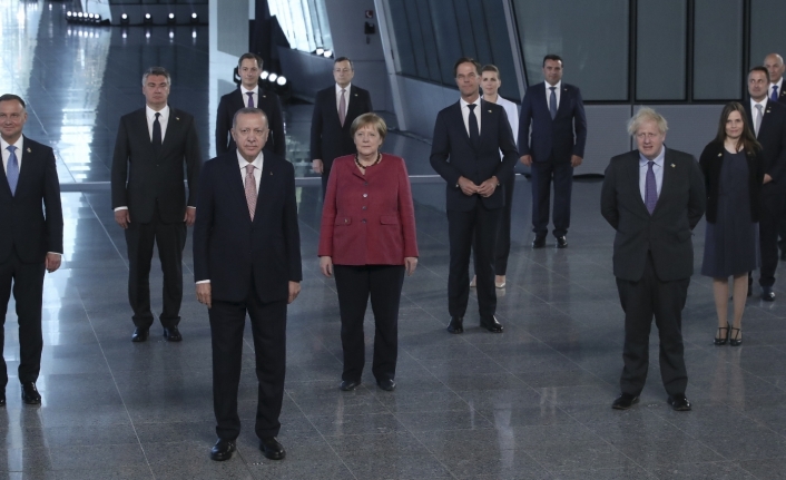 Cumhurbaşkanı Erdoğan, NATO Liderler Zirvesi’nde aile fotoğrafı çekildi
