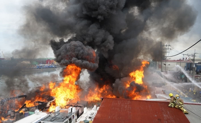 Filipinler’de korkutan gemi yangını: 6 yaralı
