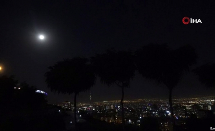 Tahran’da “Süper Ay” görsel şölen oluşturdu