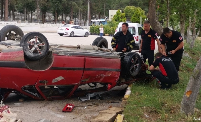 Tokat’ta 6 kişinin yaralandığı kaza anı güvenlik kamerasına yansıdı