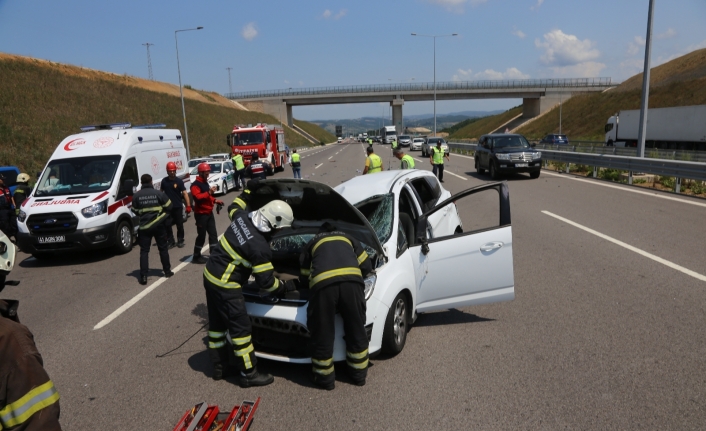 Bayram tatili dönüşü Kuzey Marmara Otoyolu’nda feci kaza: 1’i ağır 5 yaralı